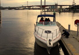 luxury boat hire melbourne